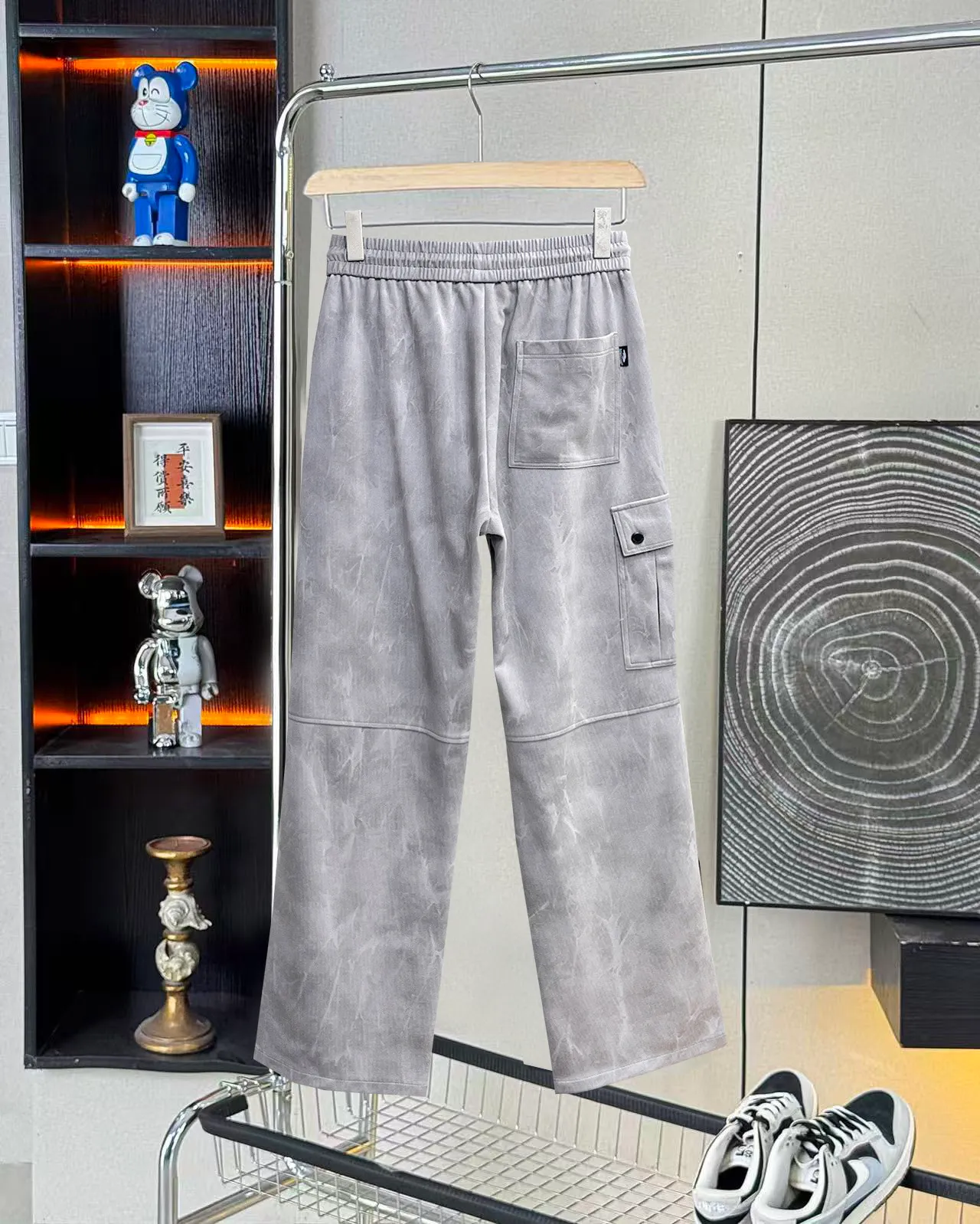 Balenciaga 🆕2026 Autumn and Winter New Arrival Casual Pants! The official website will be released simultaneously. Brand Classic LOGO casual pants, customized fabrics, excellent comfort and strong touch. Highly recognisable, perfect appearance and craftsmanship. Size:M-3XL